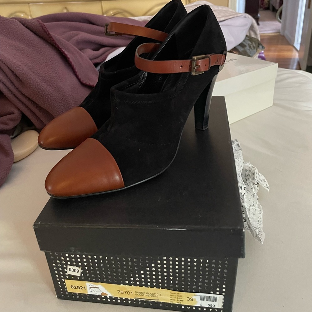 Black suede and brown booties. Fratelli Rossetti. Size 39.